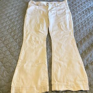 White Denim Bootcut Must-Have Jeans Size 13/14